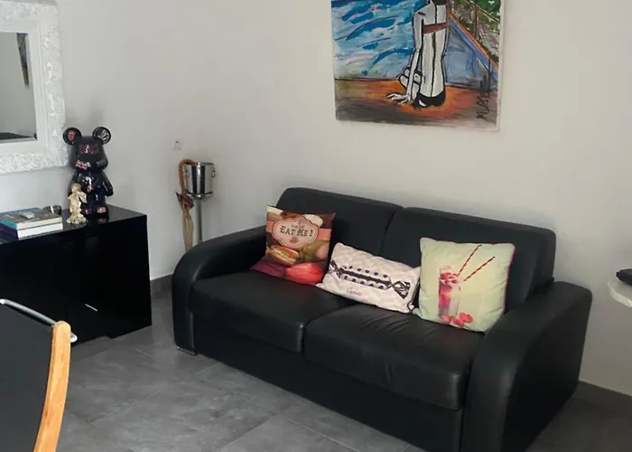 Oda ve Kahvaltı D'hotes Centre Corse